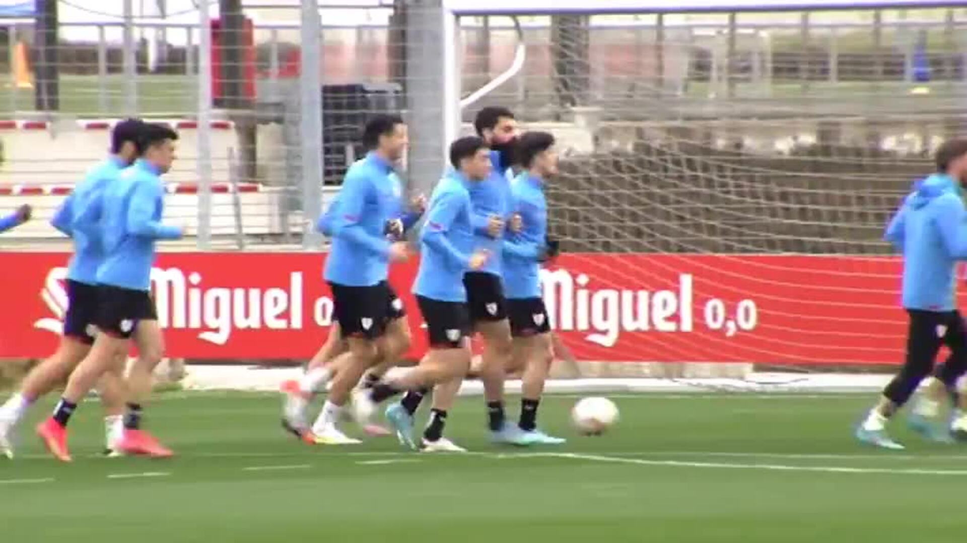 Marcelino tiene la duda de Iñigo Martínez para el Villamarín por una sobrecarga muscular