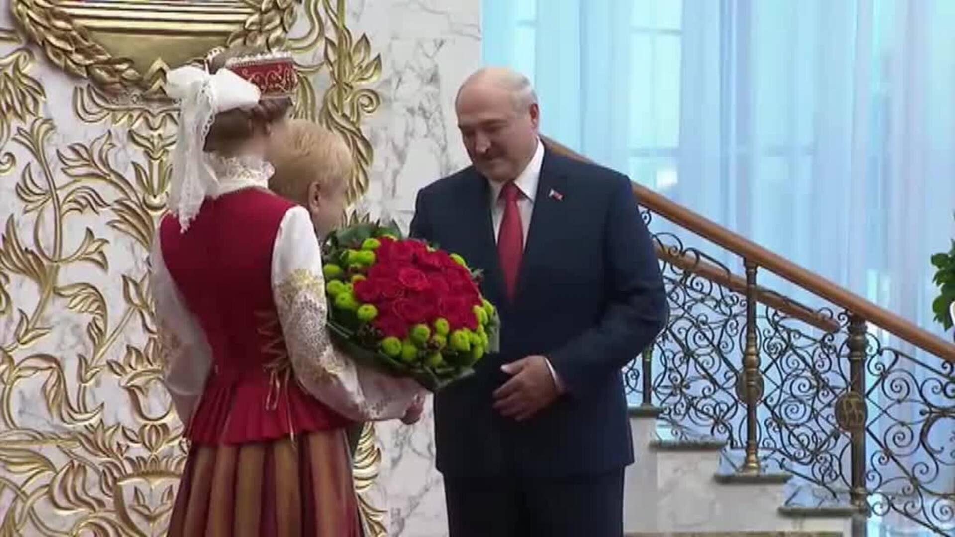 Lukashenko jura como presidente en una ceremonia no anunciada