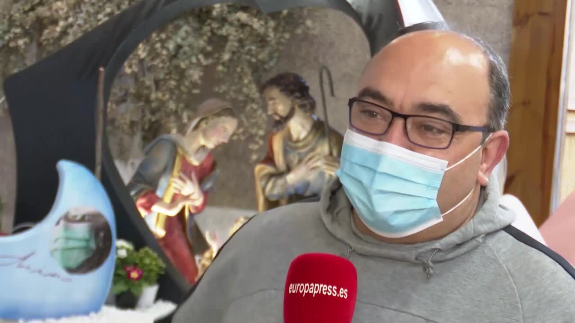 Mascarillas simbólicas conforman el belén-falla del Vedat de Torrent