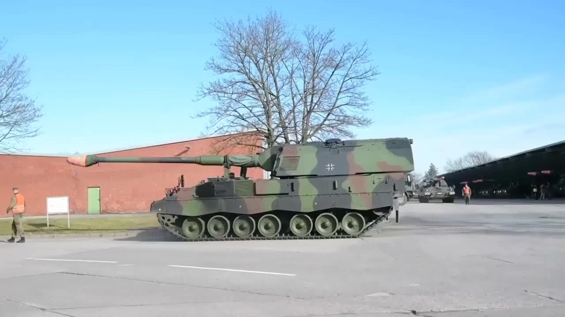 España enviará a Ucrania 1.370 lanzagranadas contracarro y 700.000 ametralladoras