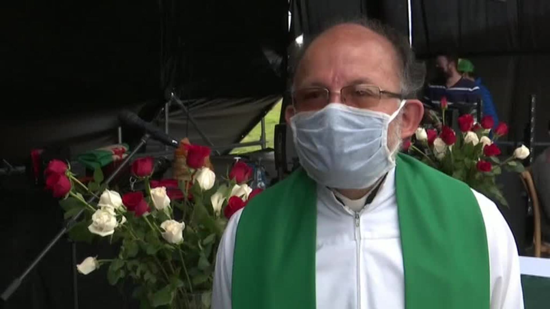 A misa en coche por las restricciones del coronavirus