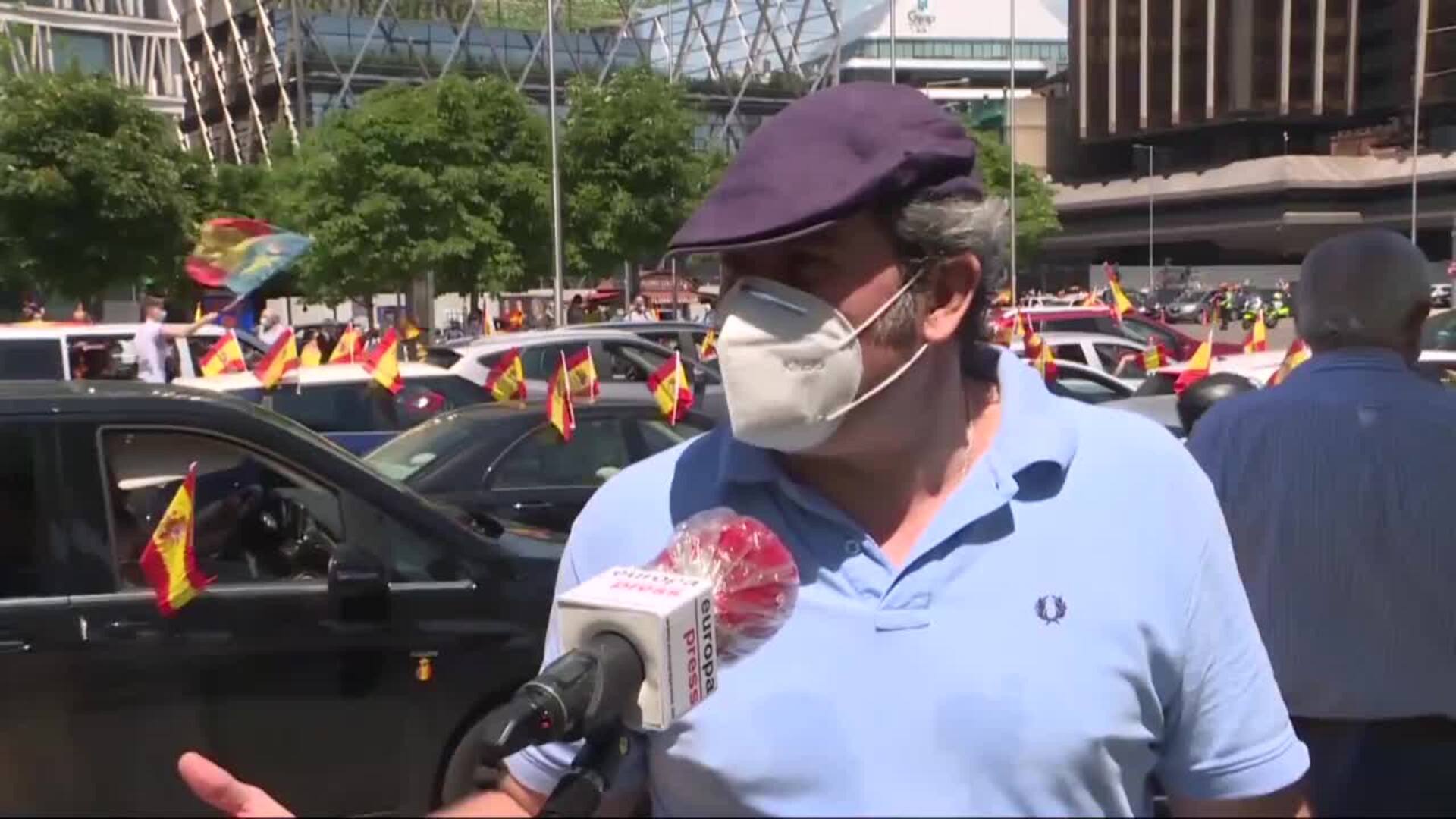 Vox paraliza el centro de Madrid con miles de personas en sus vehículos