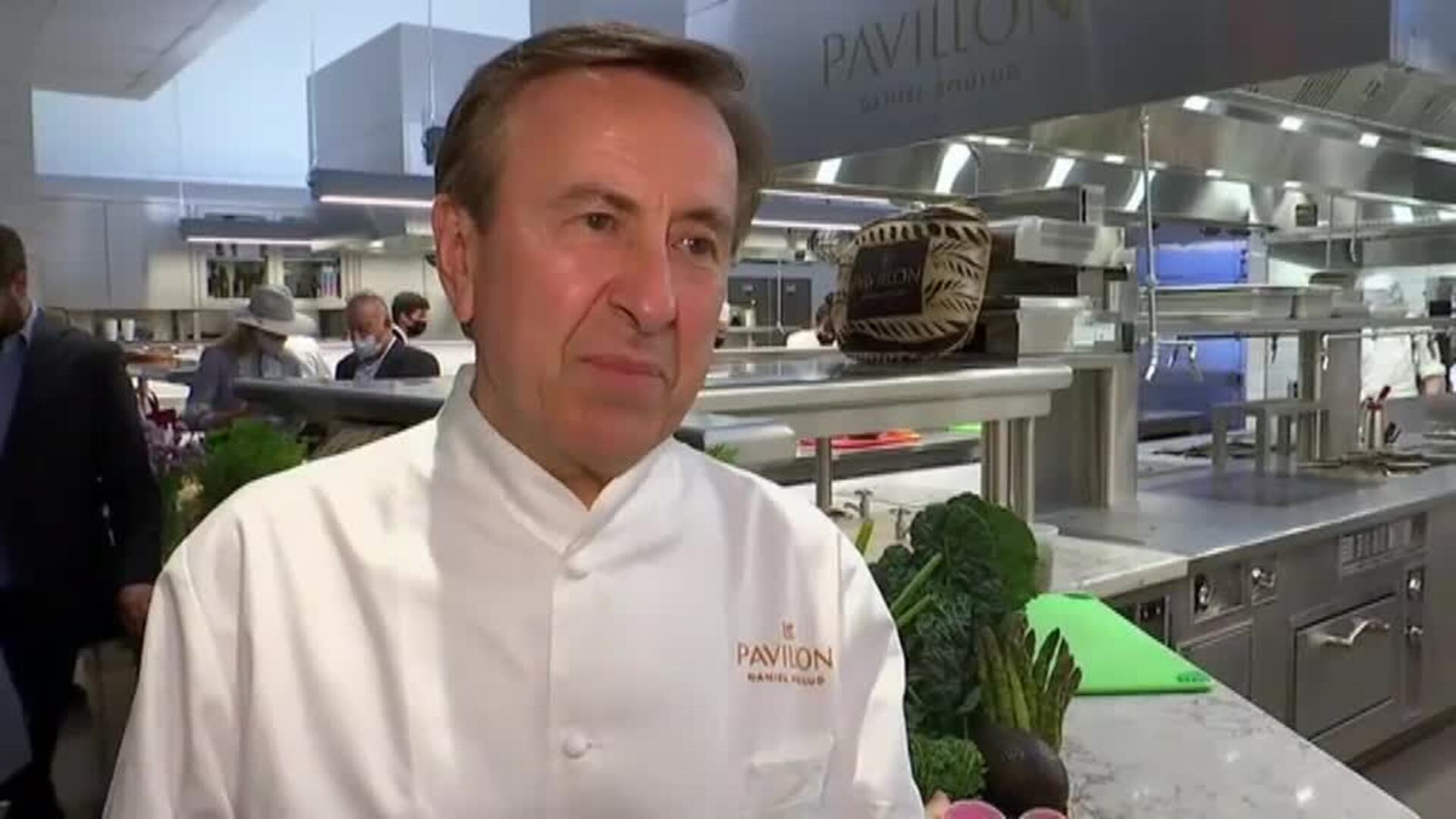 Reabre el restaurante más grande de Manhattan en Nueva York