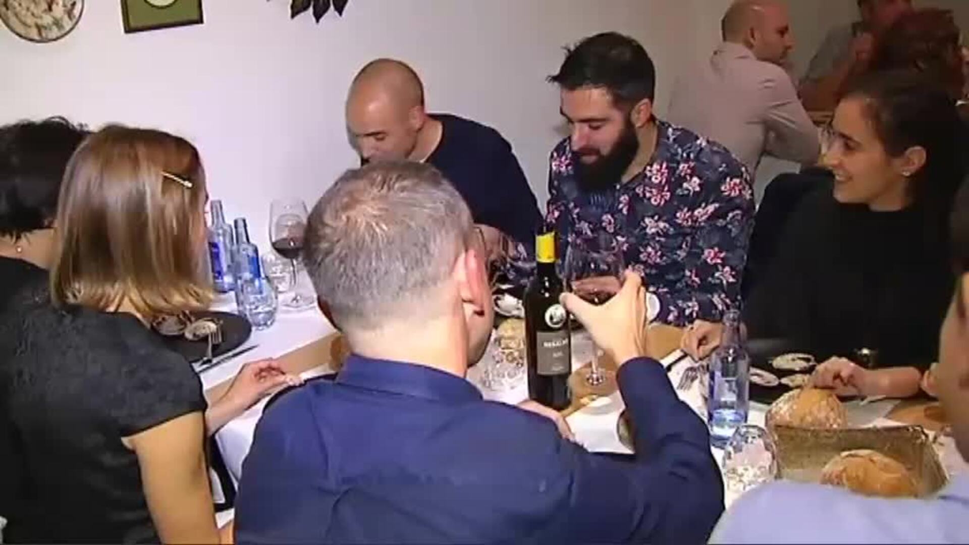 Hoy las comunidades se abren a familiares y allegados