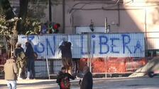 Protestas en las calles de Italia por la entrada en vigor del certificado de vacunación obligatorio para trabajar