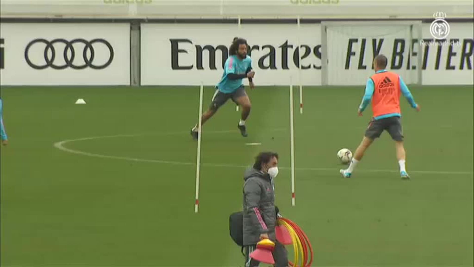 Hazard inicia la sesión con el grupo