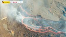 Mantener la fe mientras ruge el volcán de fondo: «Tenemos que acostumbrarnos a esta nueva realidad»