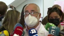 El ministro Ábalos se vacuna contra el covid con AstraZeneca en Valencia