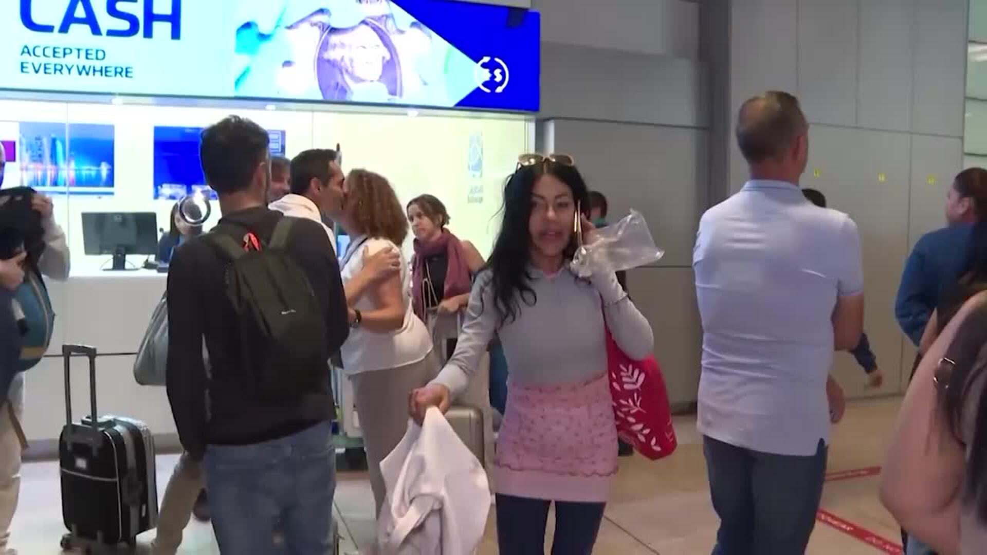 Sofía Suescun y Kiko Jiménez, sus llamativas caras largas a su regreso a Madrid