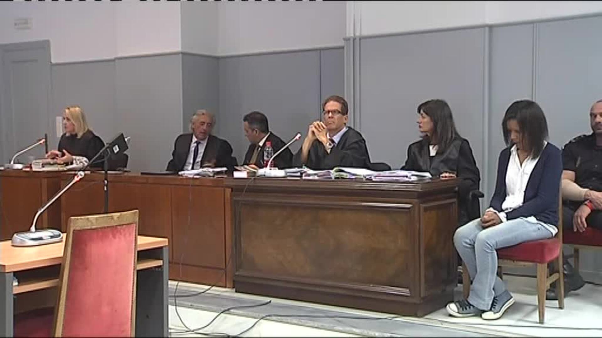 La fiscal dice que Ana Julia asesinó a Gabriel &quot;con alevosía, de una manera cruel y a sangre fría, pero sin ensañamiento&quot;