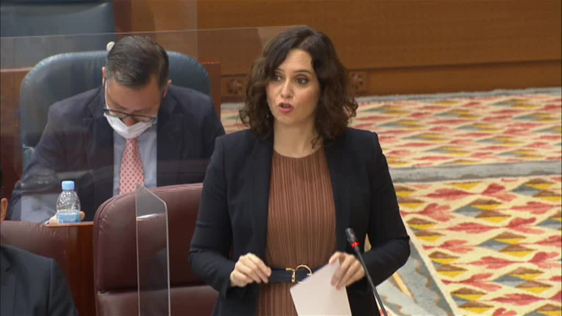 Ayuso confirma que rebajará medio punto el IRPF a todos los madrileños