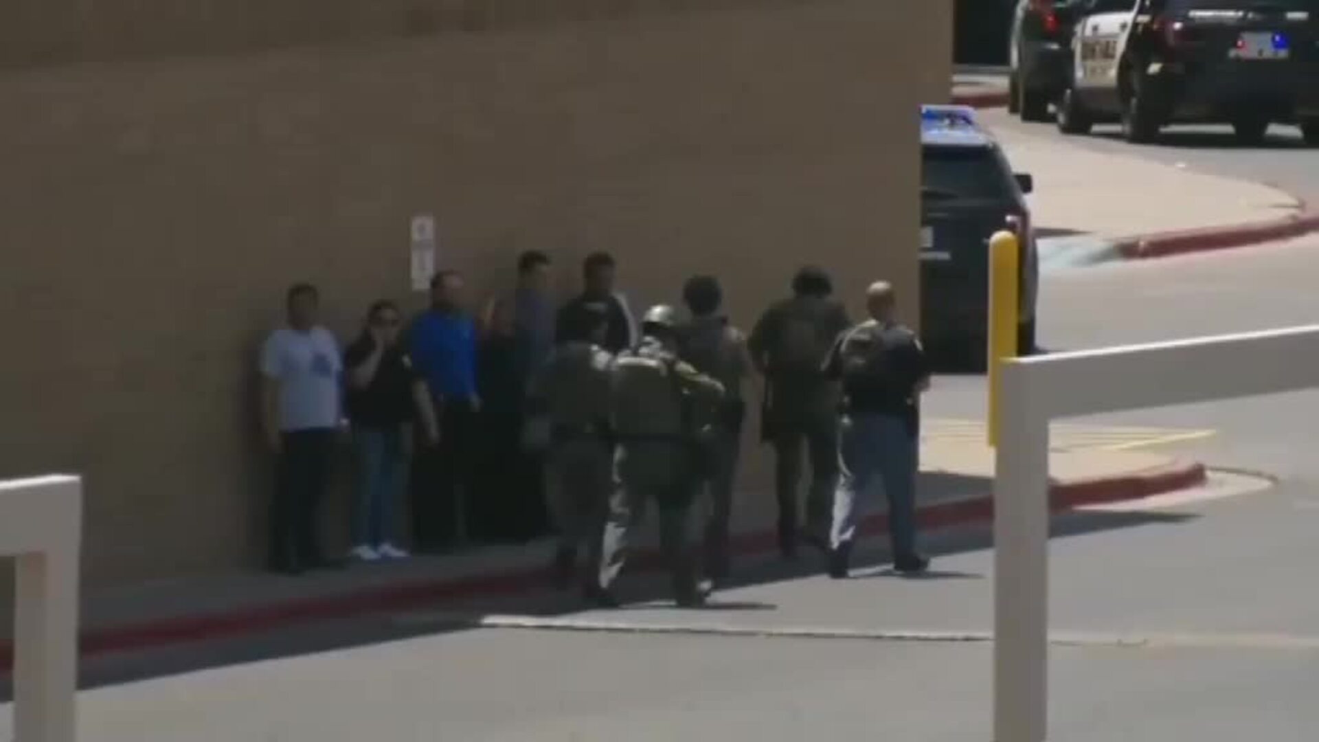 Un tiroteo en un centro comercial de El Paso, en Texas, deja al menos 20 víctimas mortales