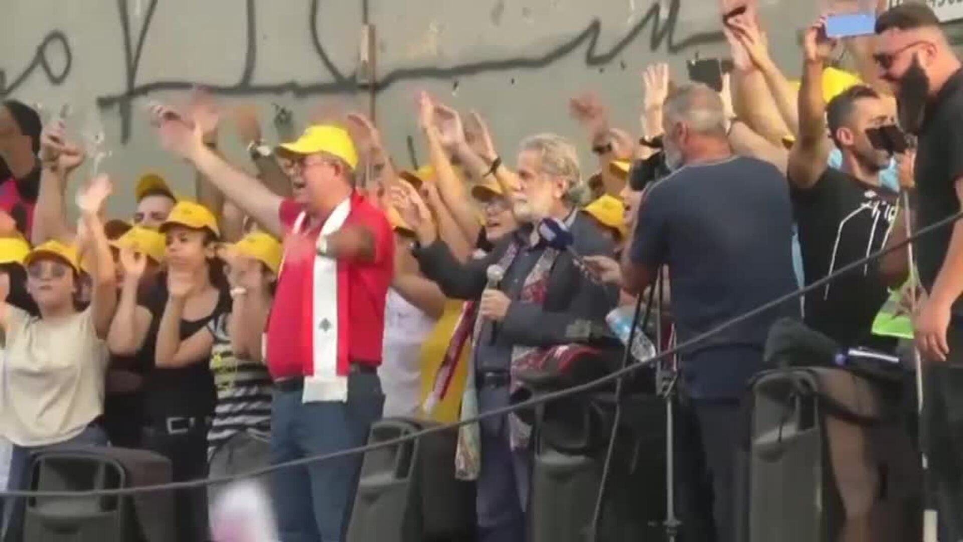 La revolución del WhatsApp llena las calles de Líbano