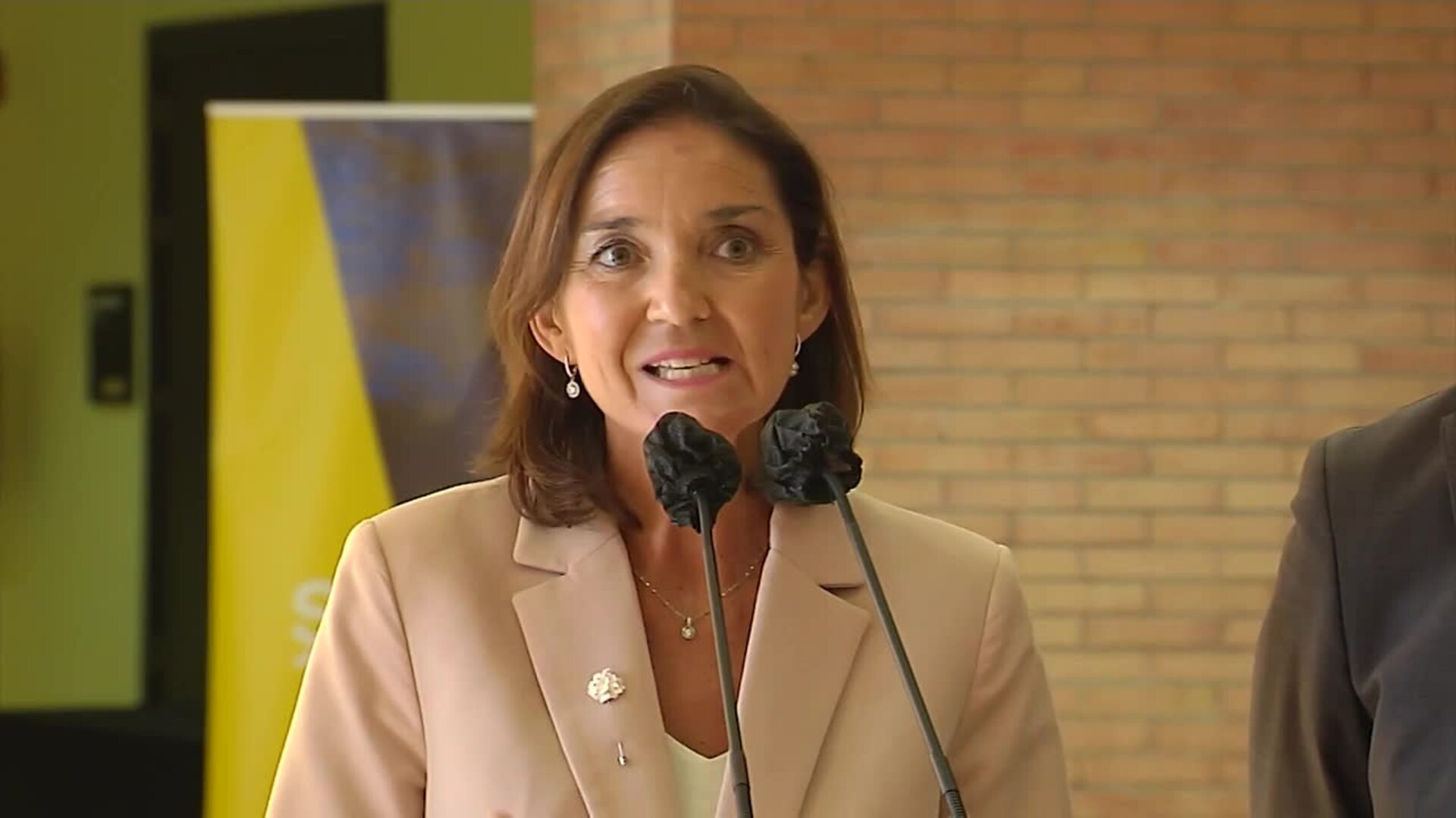 El Gobierno anuncia el &quot;compromiso&quot; de &quot;salvar&quot; Abengoa