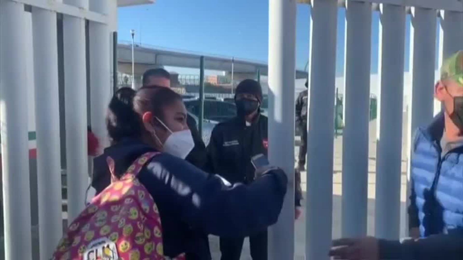 Joe Biden permite entrar a EEUU a  25 inmigrantes que esperan en la frontera de México