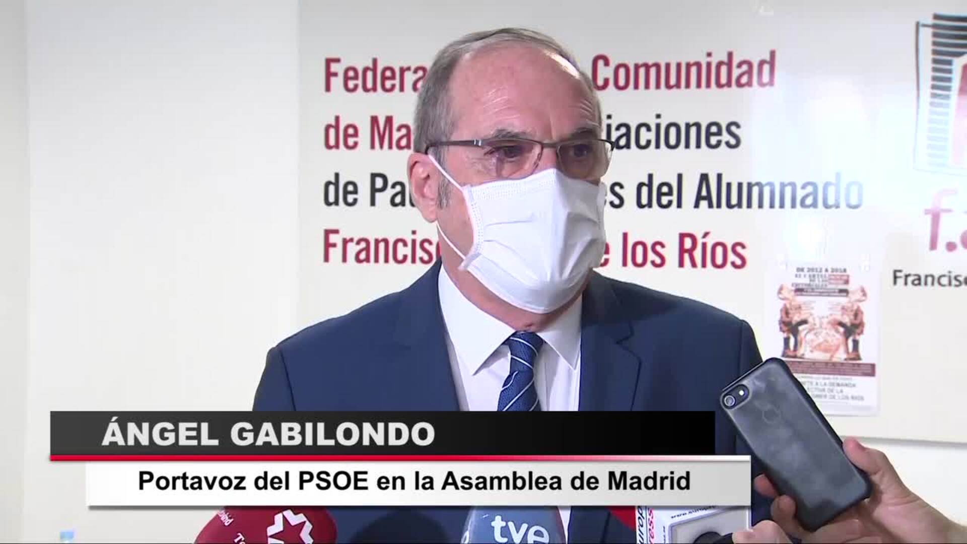 La &#039;cartilla Covid-19&#039; de Ayuso continúa en el centro de la polémica