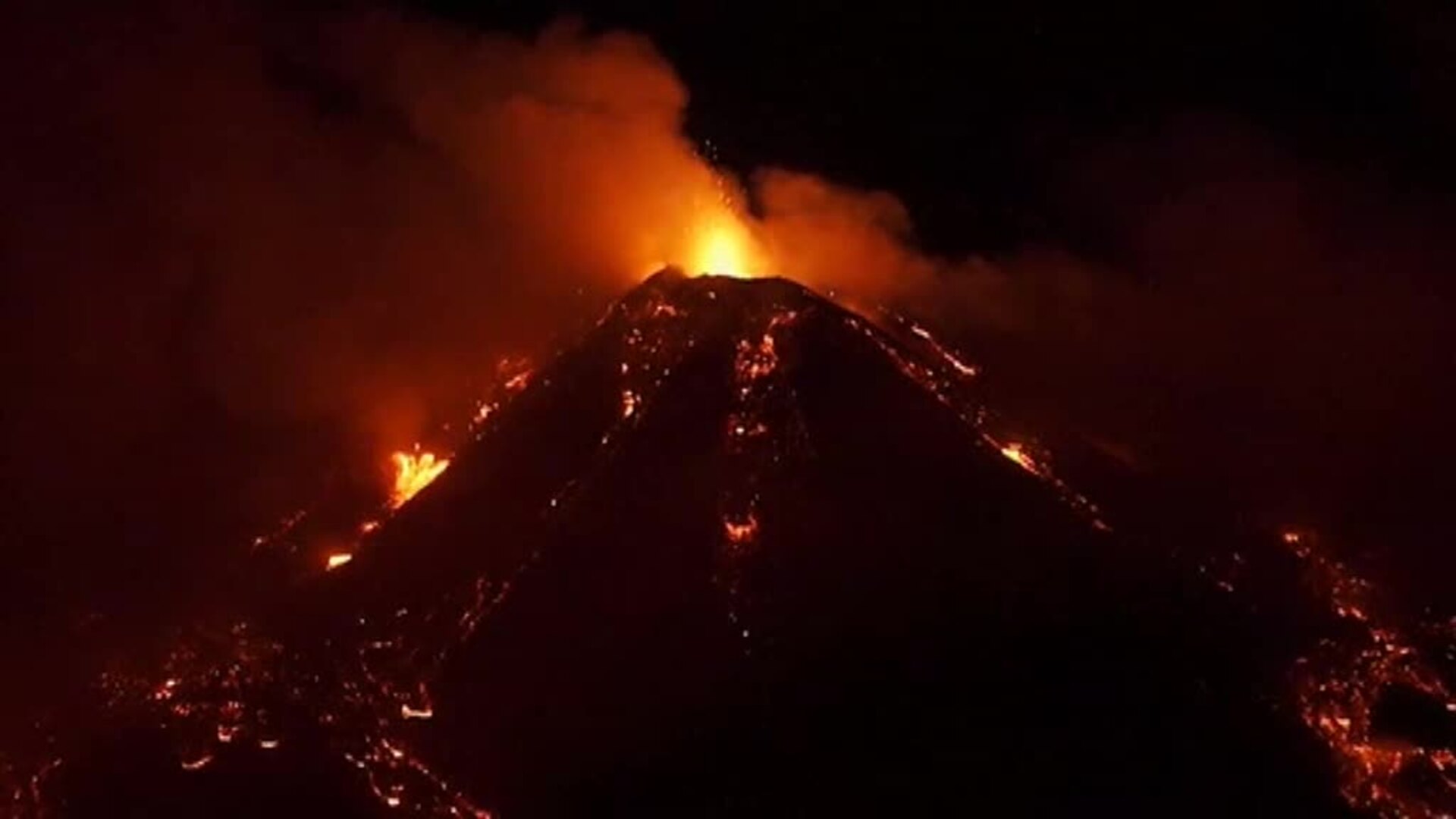 El volcán Etna vuelve a entrar en erupción