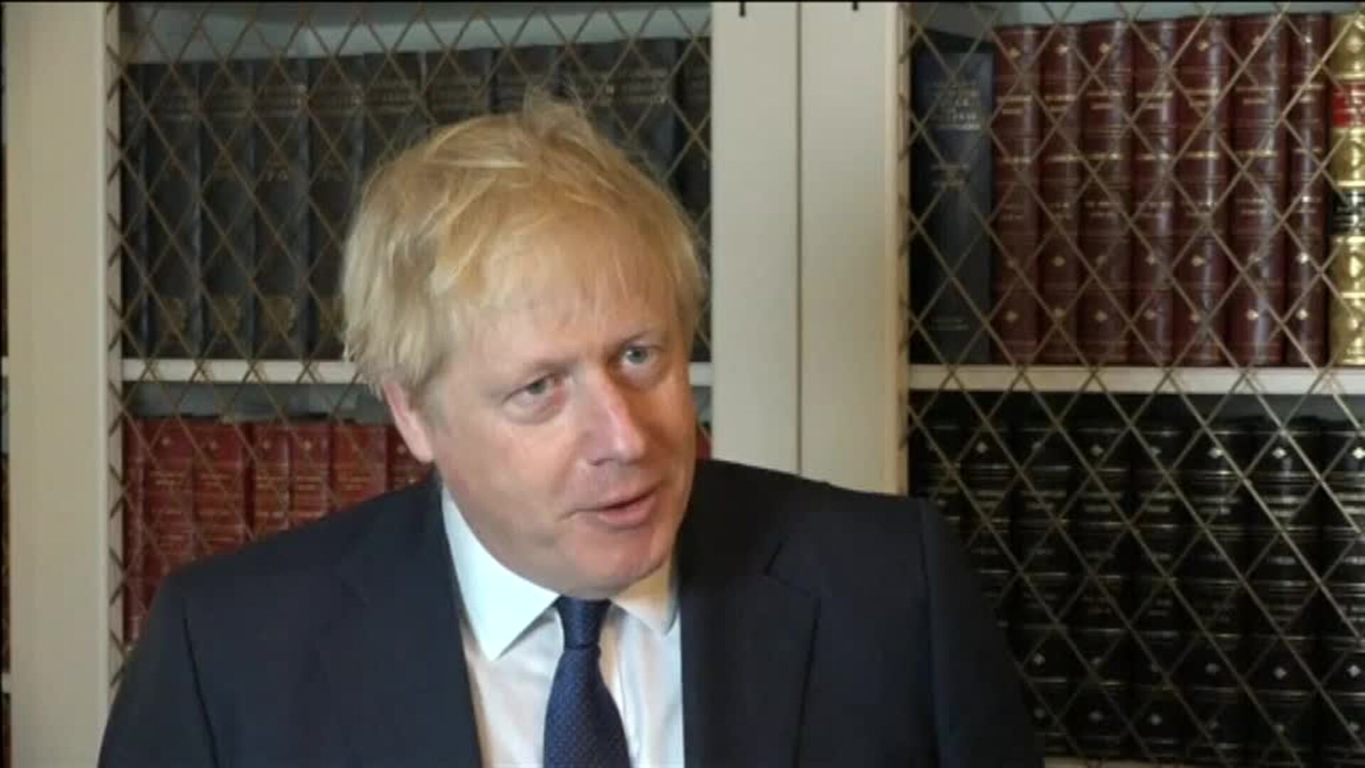 Isabel II aprueba el cese de la actividad parlamentaria hasta octubre a petición de Johnson