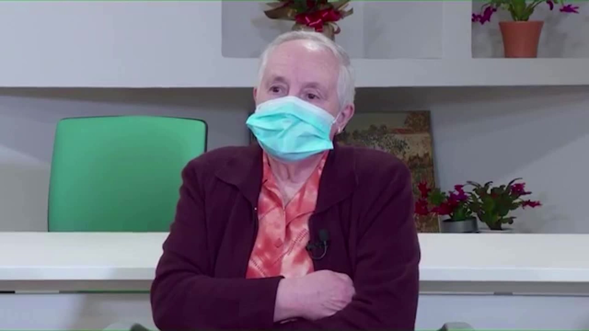 La primera dosis en Asturias para &#039;Pepita&#039;, que anima a la población a vacunarse