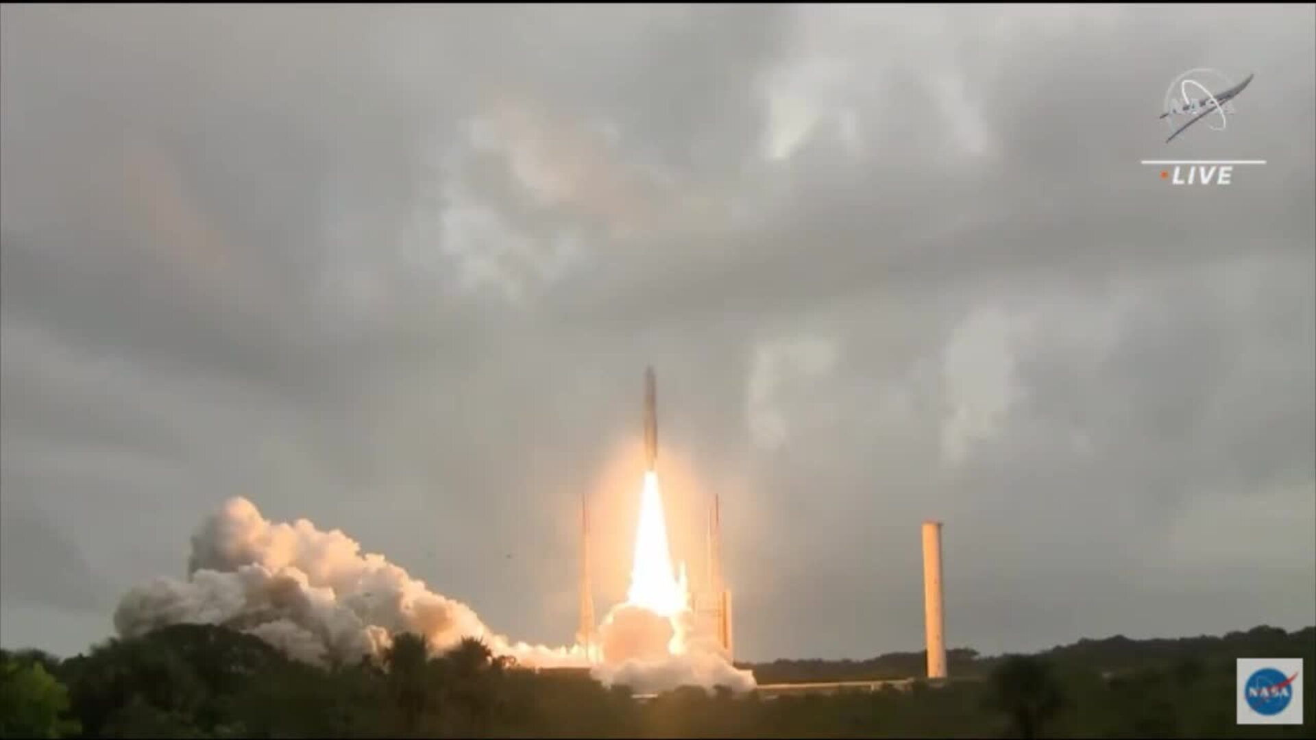 Lanzado con éxito al espacio el telescopio Webb