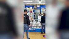 Gobierno de Ecuador controla los precios de las mascarillas tras su alza por la obligación de uso en las escuelas
