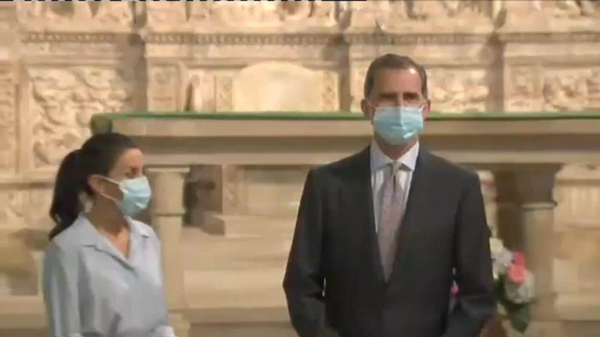 Recibimiento hostil a los reyes a su llegada a Poblet, Tarragona