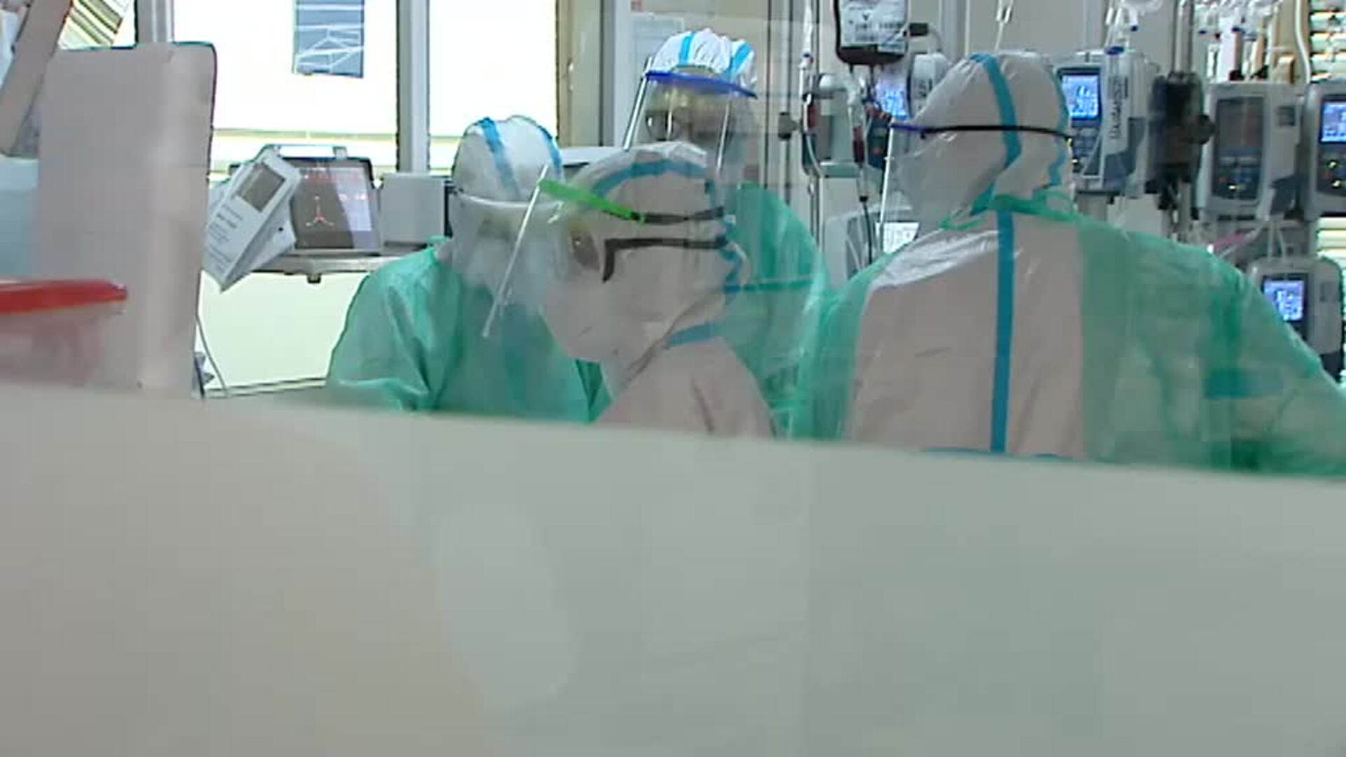 Madrid también prohibe las reuniones públicas y privadas de más de 10 personas