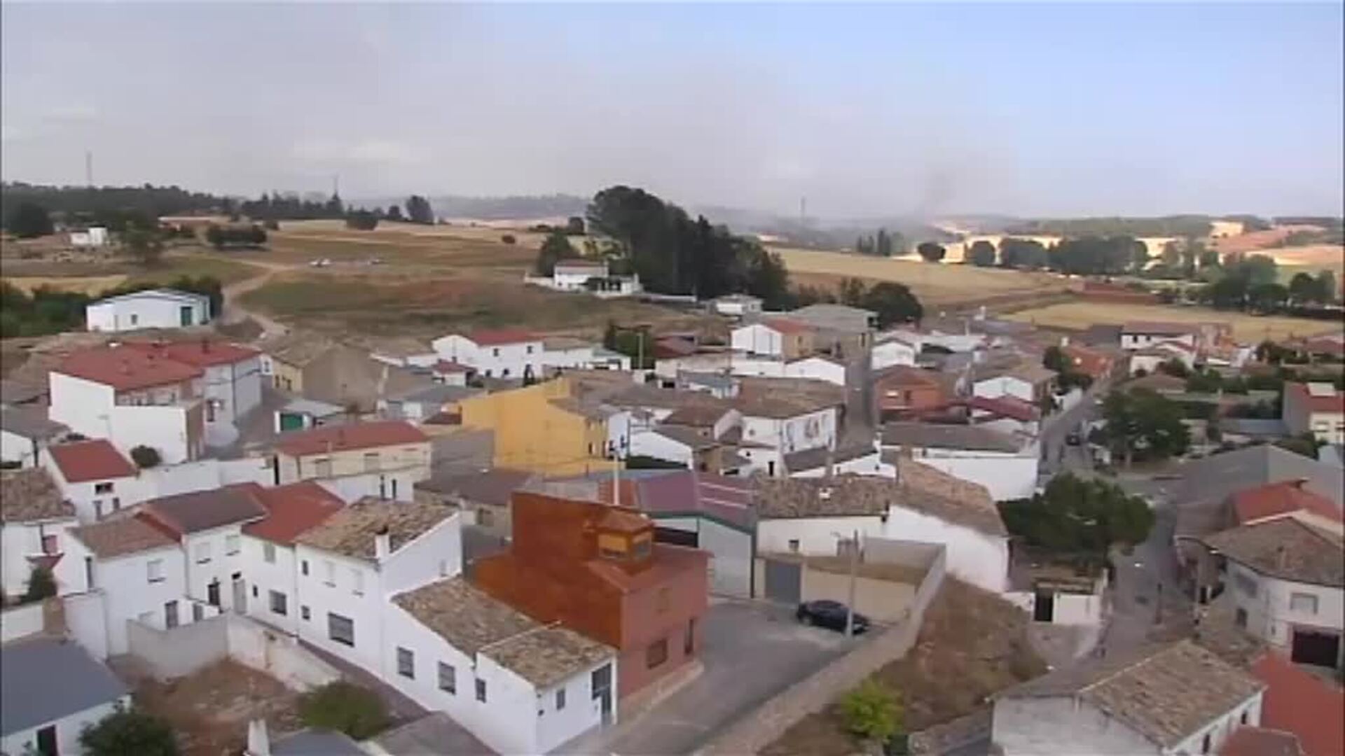 El calor y el viento complican las labores de extinción del incendio de Barchín del Hoyo