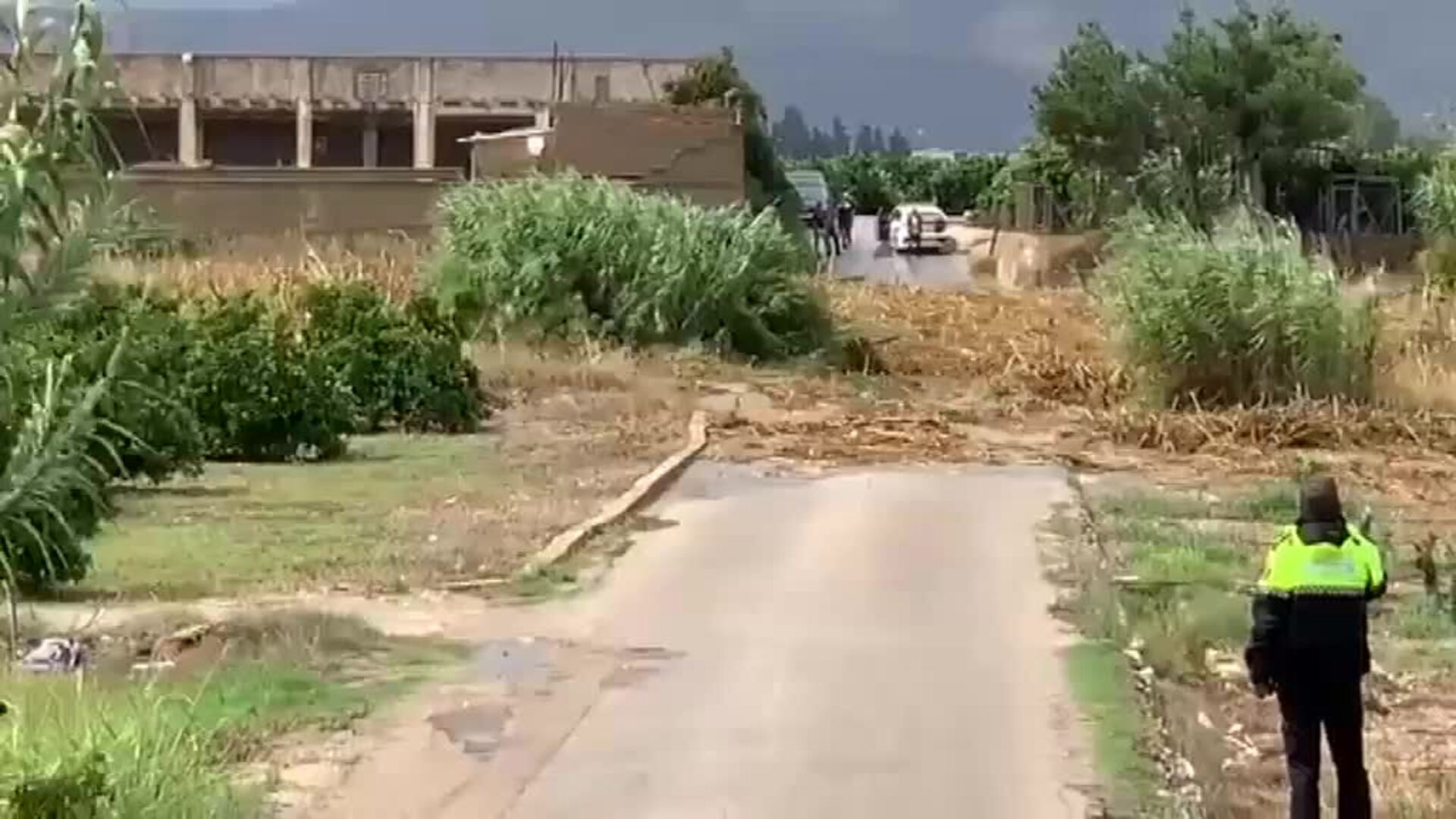 Un vecino graba cómo un pequeño riachuelo se convierte en una impresionante riada