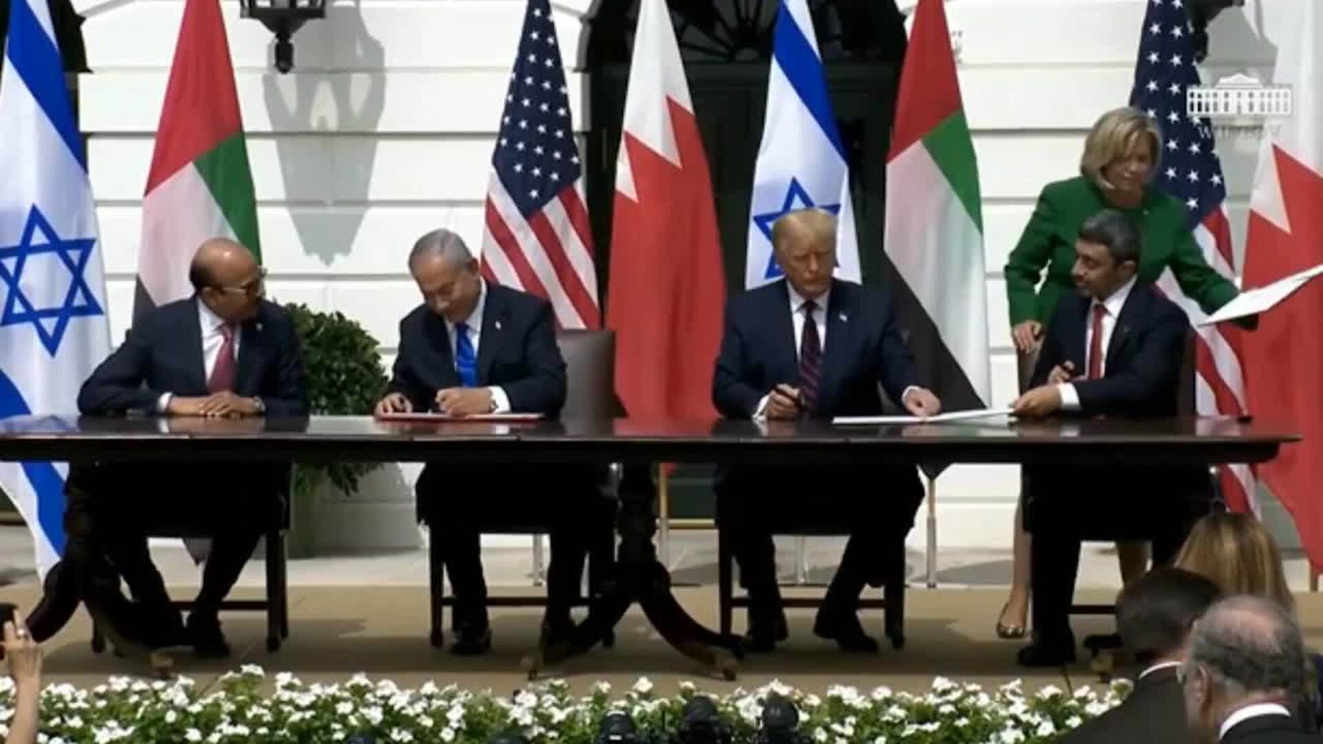EAU y Bahréin firman sendos acuerdos de paz con Israel