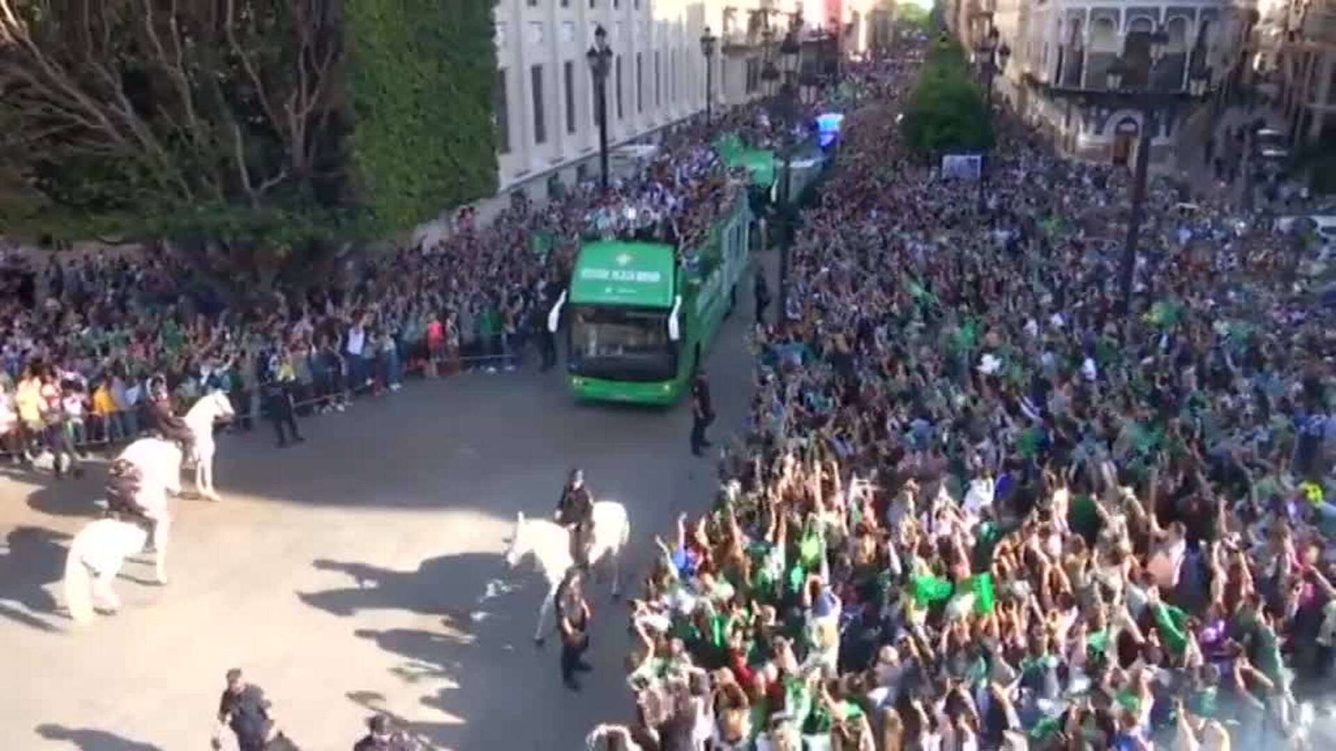 El Betis brinda la Copa a su afición