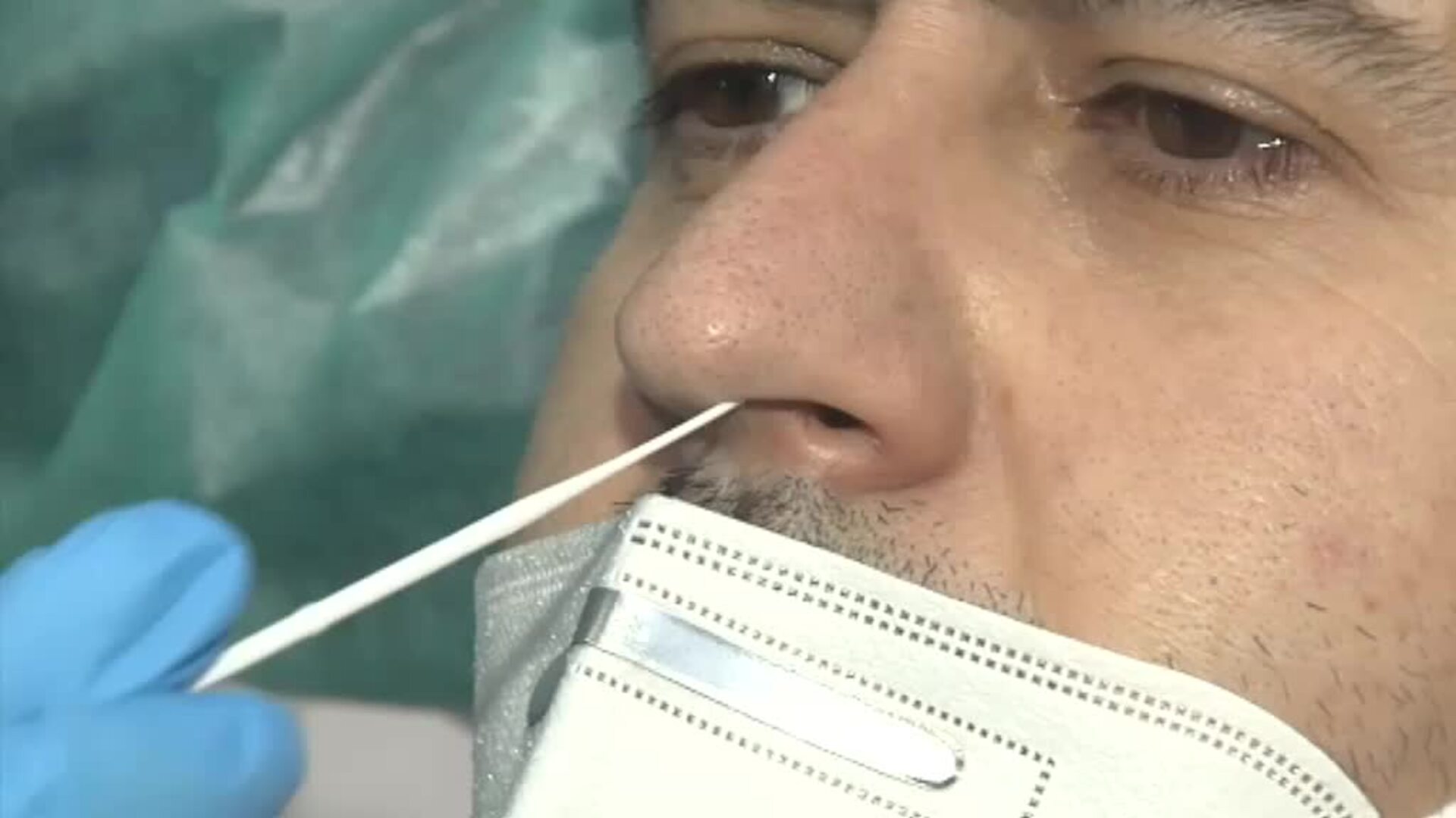 España llega a la Nochebuena con las peores cifras de la pandemia