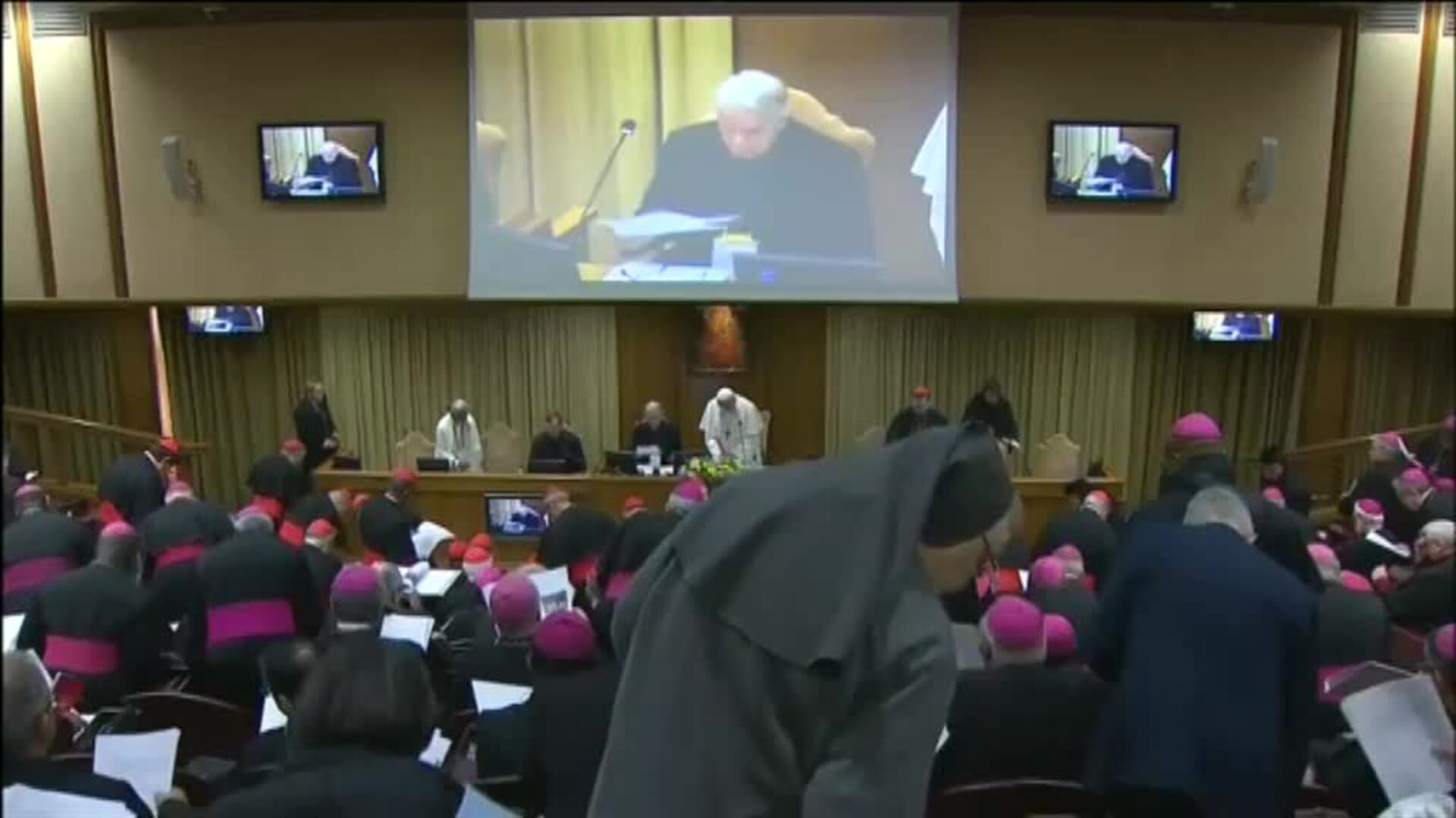 El papa Francisco levanta el secreto pontificio en casos de pedofilia