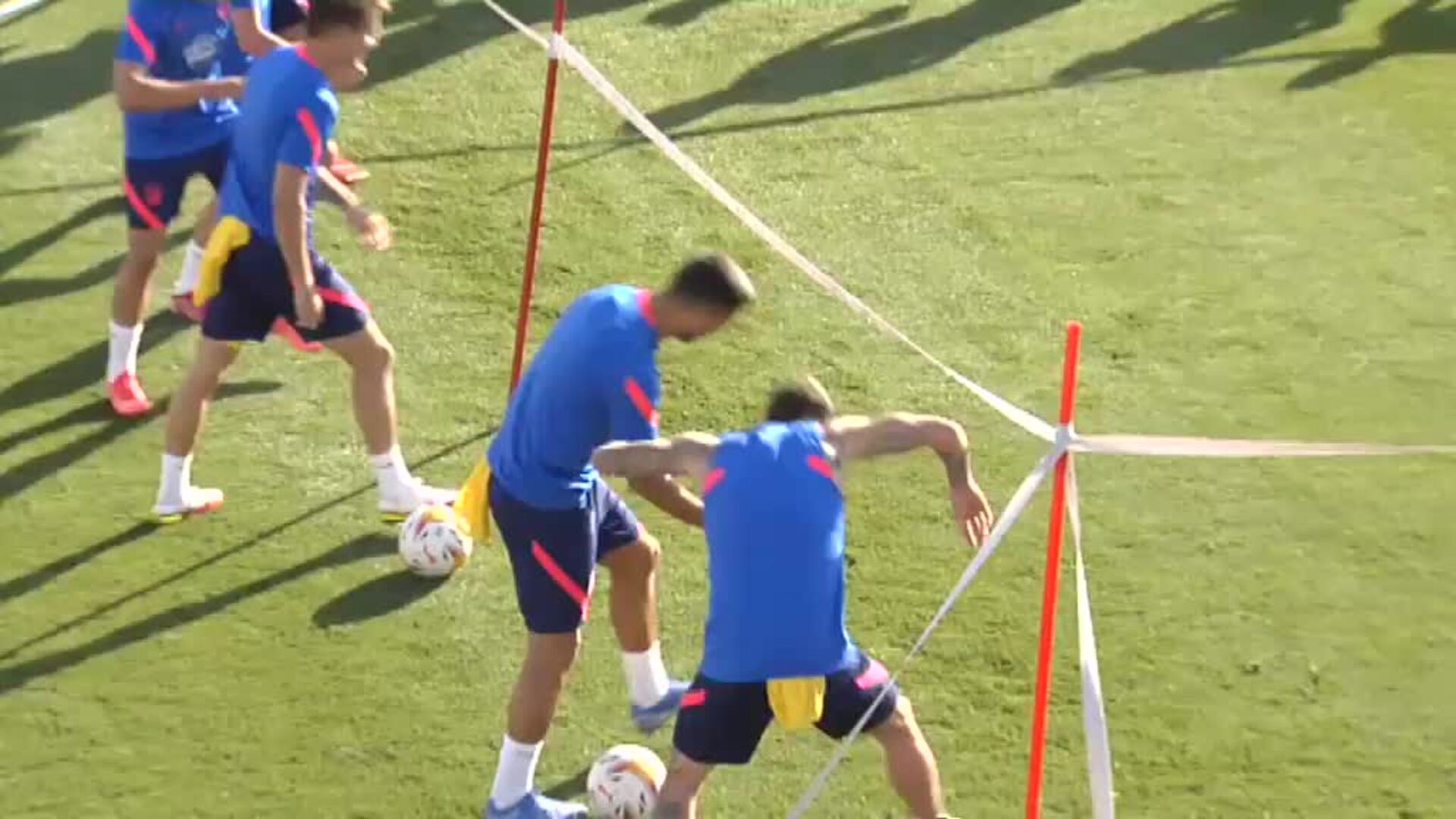 El Profe Ortega transforma el césped del Cerro del Espino en un alocado ring