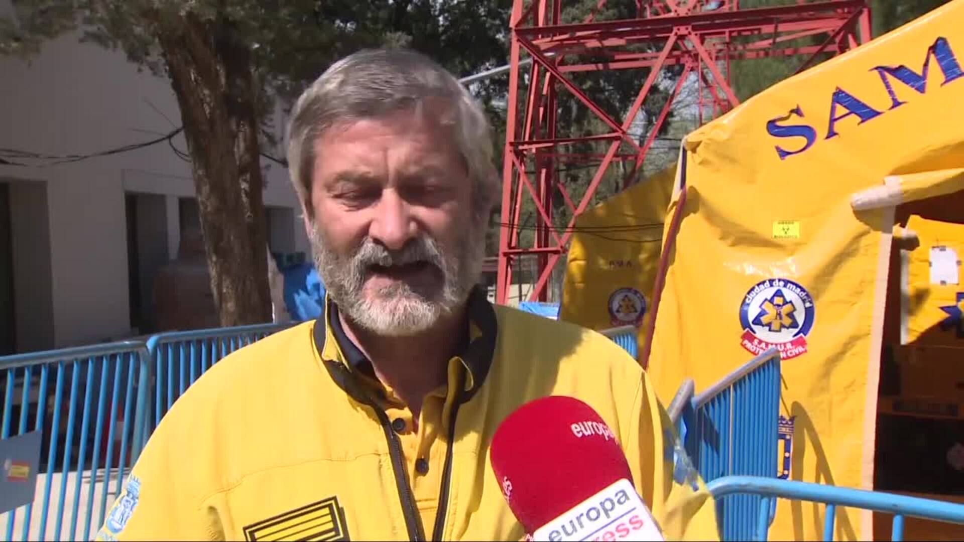 Samur explica cómo desinfectan a los sanitarios