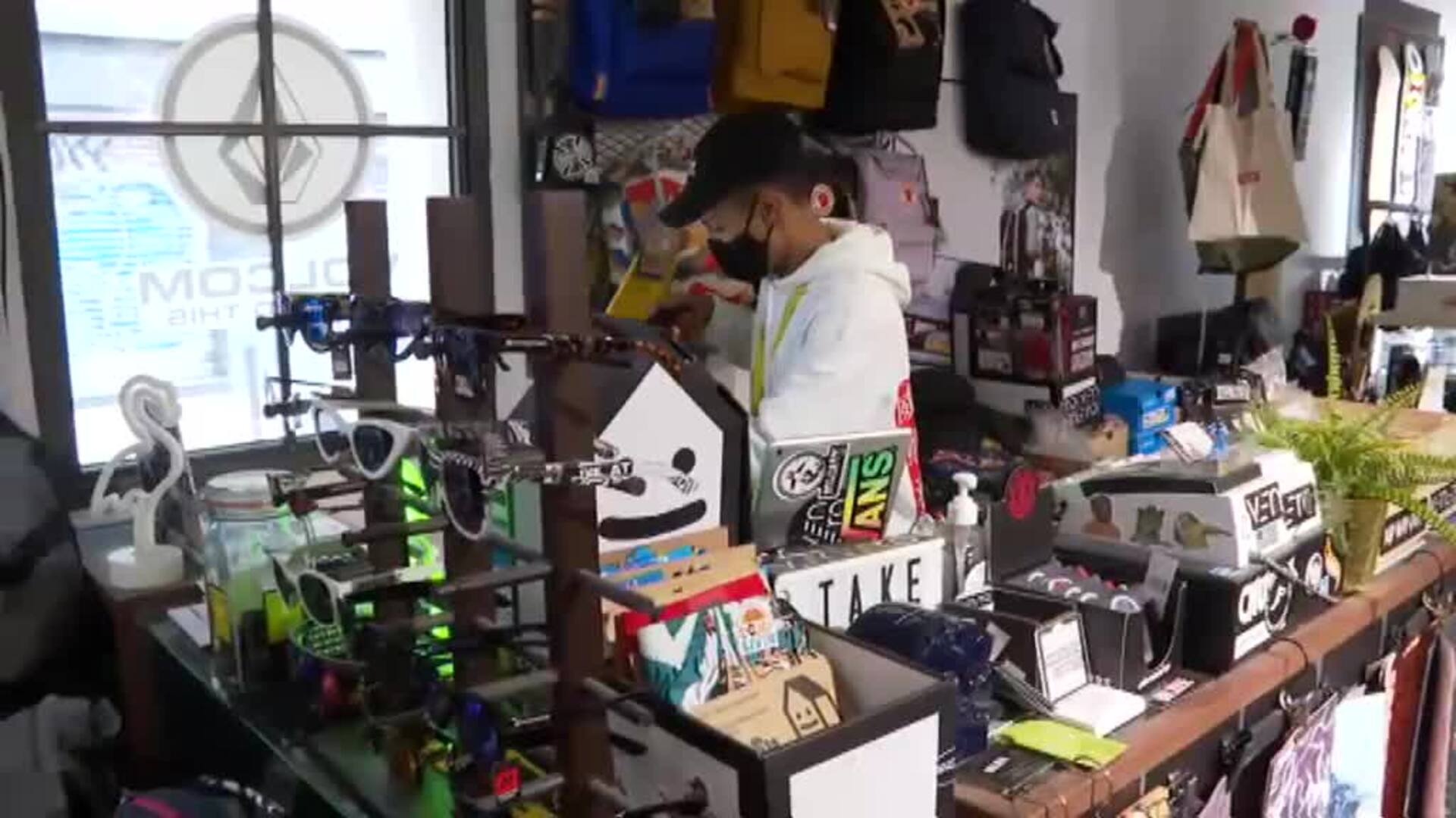 La falta de oportunidades laborales y los empleos precarios dejan a los jóvenes sin futuro