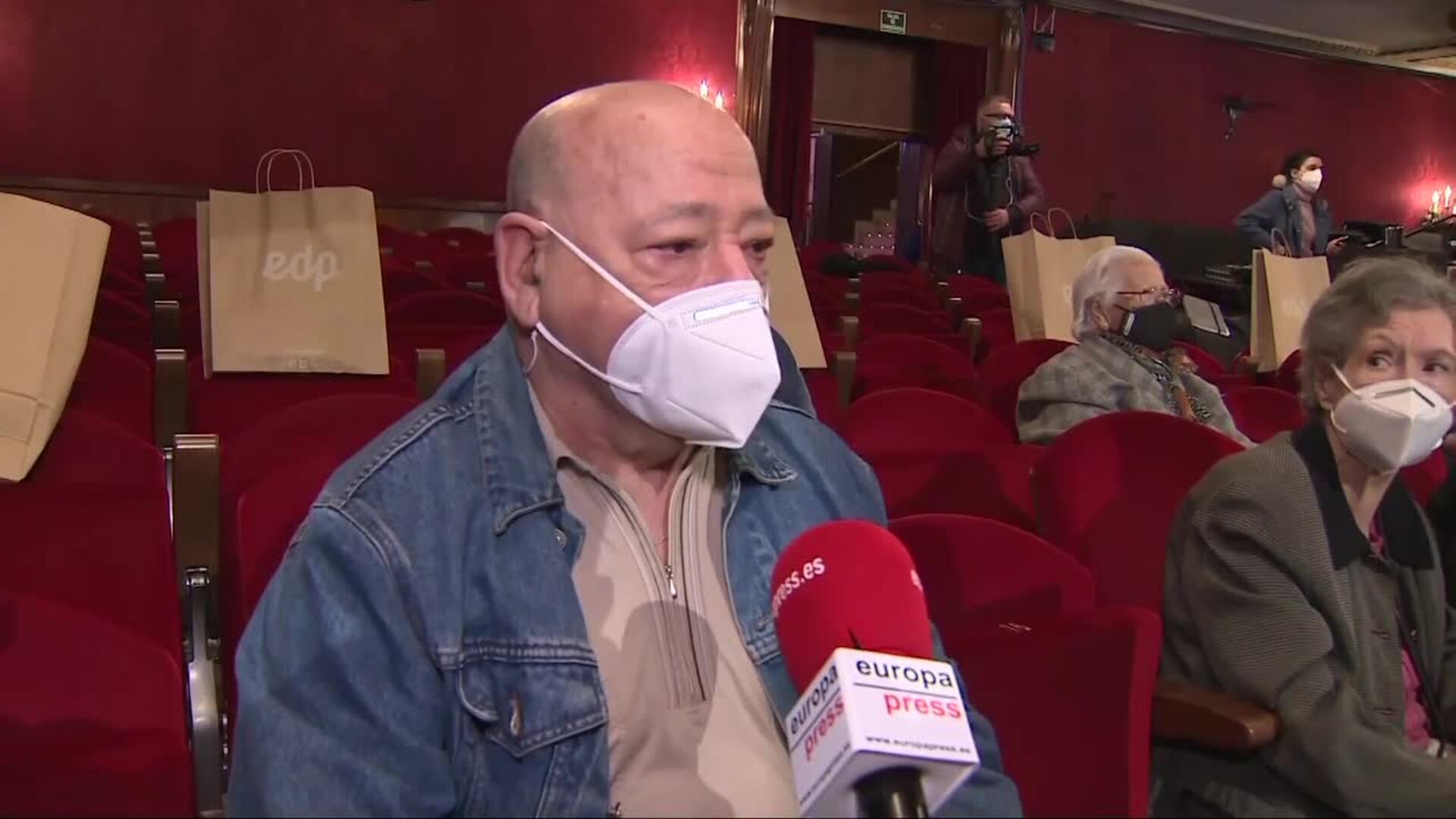 Vuelven al teatro más de 200 mayores de residencias madrileñas