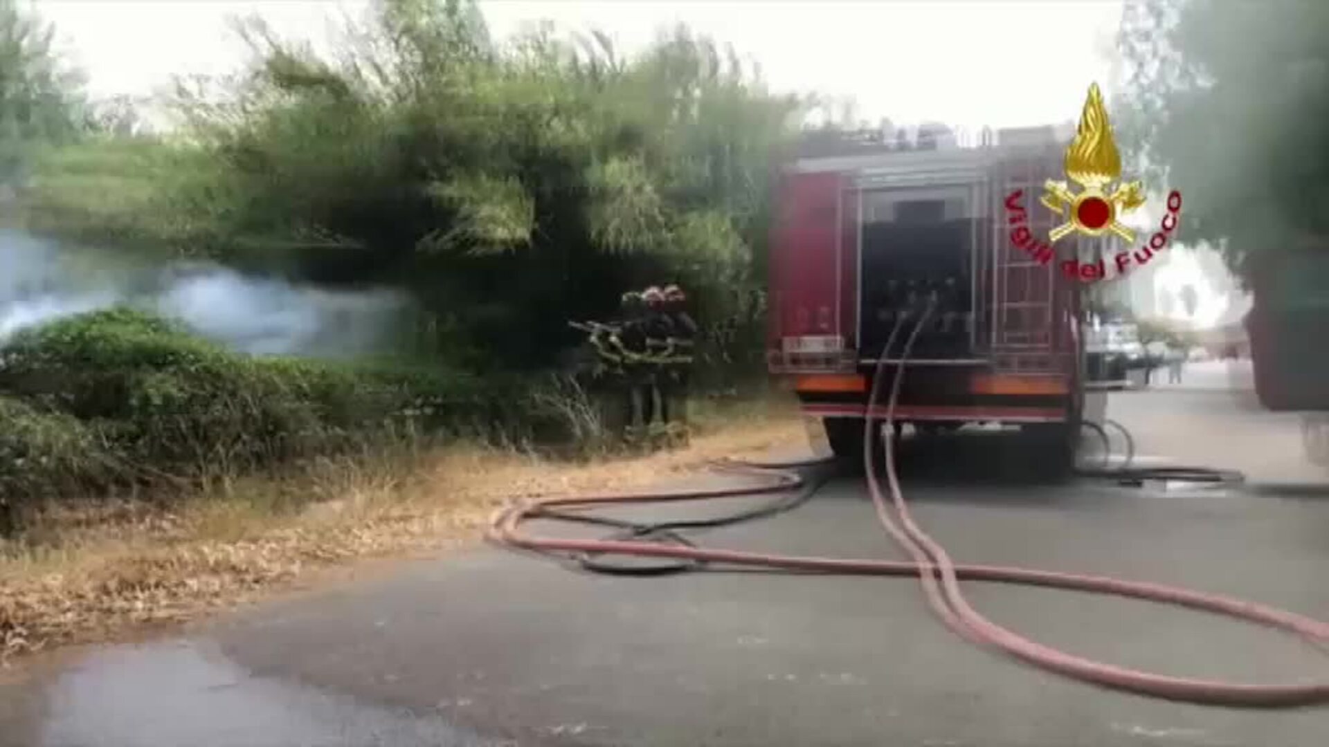 Gran incendio arrasa con la isla de Cerdeña