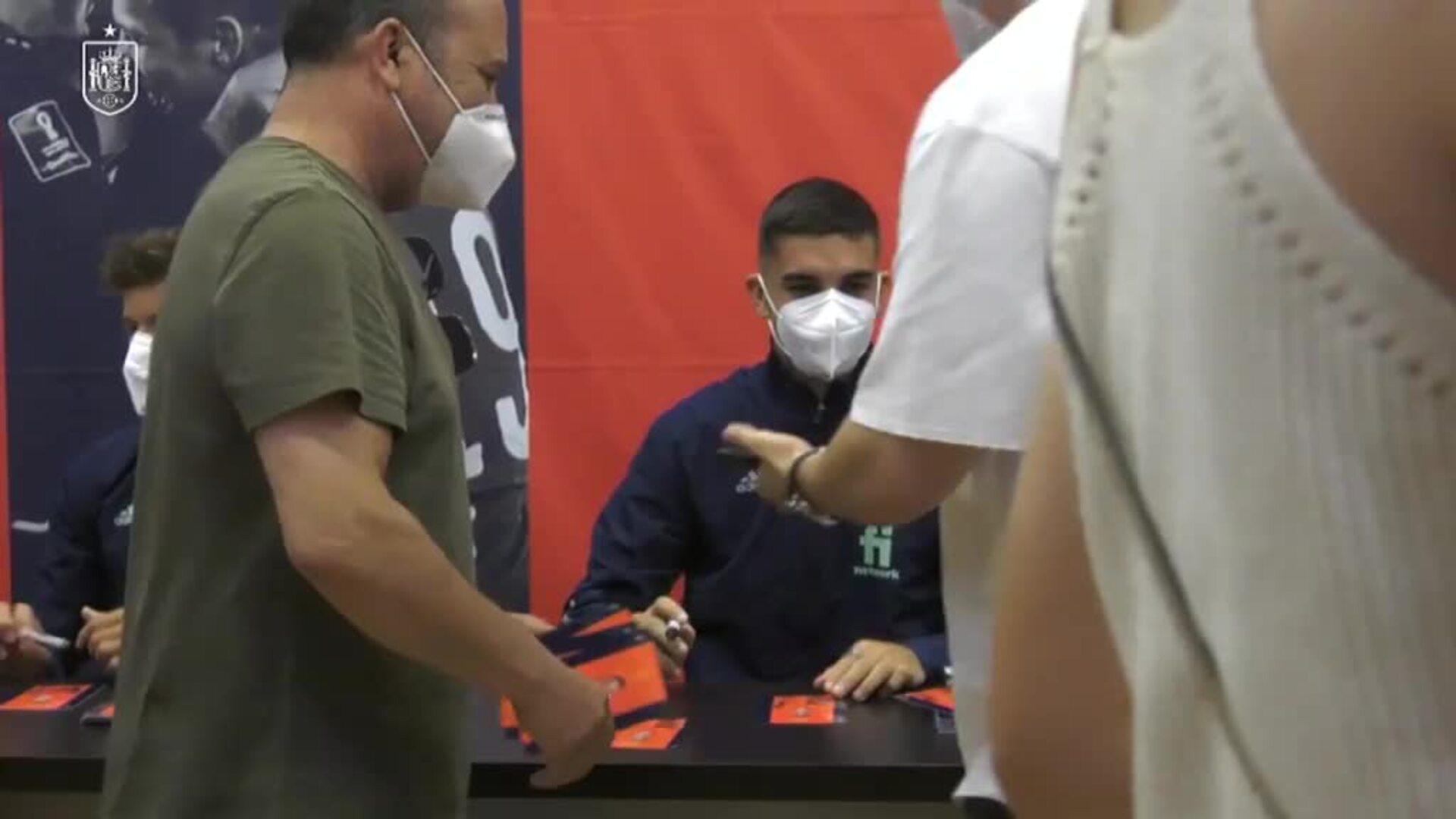 Los fans conocen en persona a Rodrigo, Asensio, Ferran y Marcos Llorente