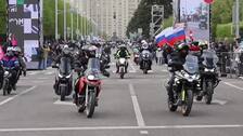 Motociclistas rusos participan en el rally del 80 aniversario por la victoria contra la Alemania nazi