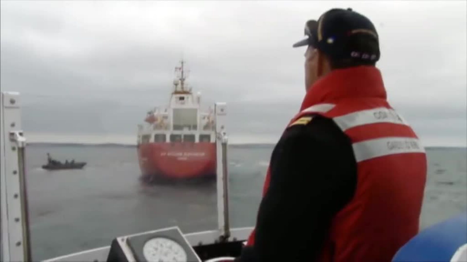 Se complica la búsqueda de los 12 marinos que todavía siguen desaparecidos tras el naufragio del Villa de Pitanxo por el mal tiempo