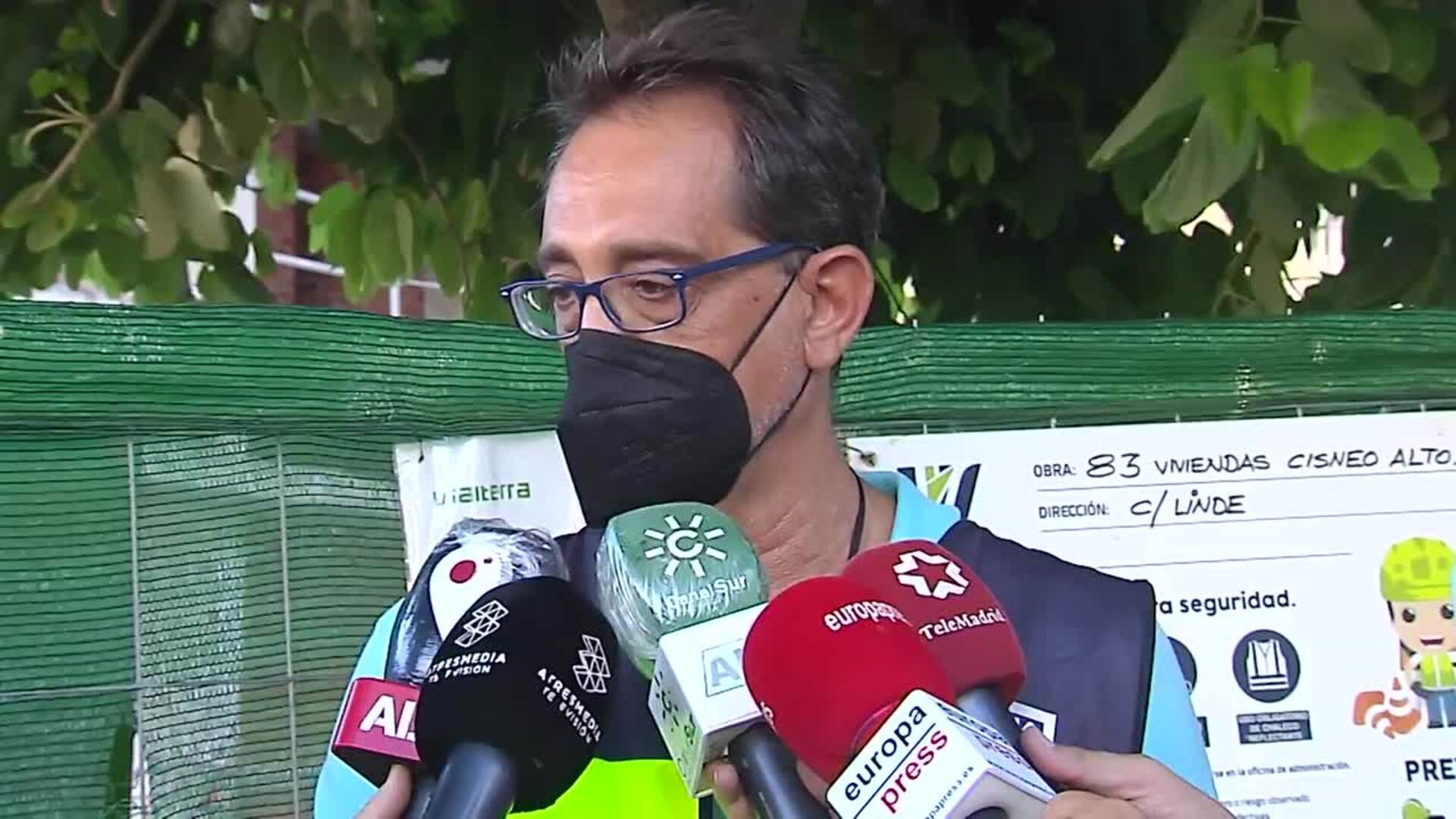 Detenido trabajador de subcontrata de Sevilla que se había encaramado a una grúa