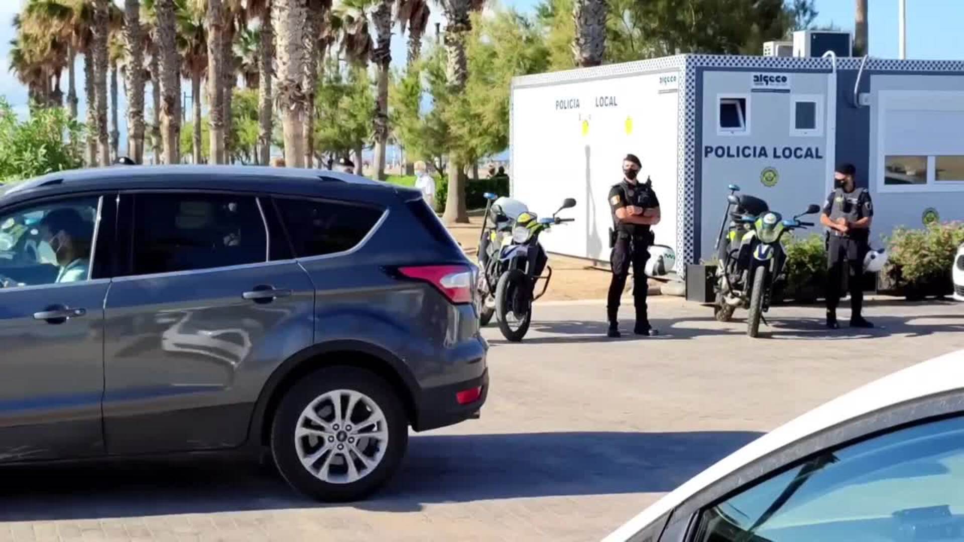 Valencia cierra la playa de la Malvarrosa para evitar aglomeraciones en San Juan
