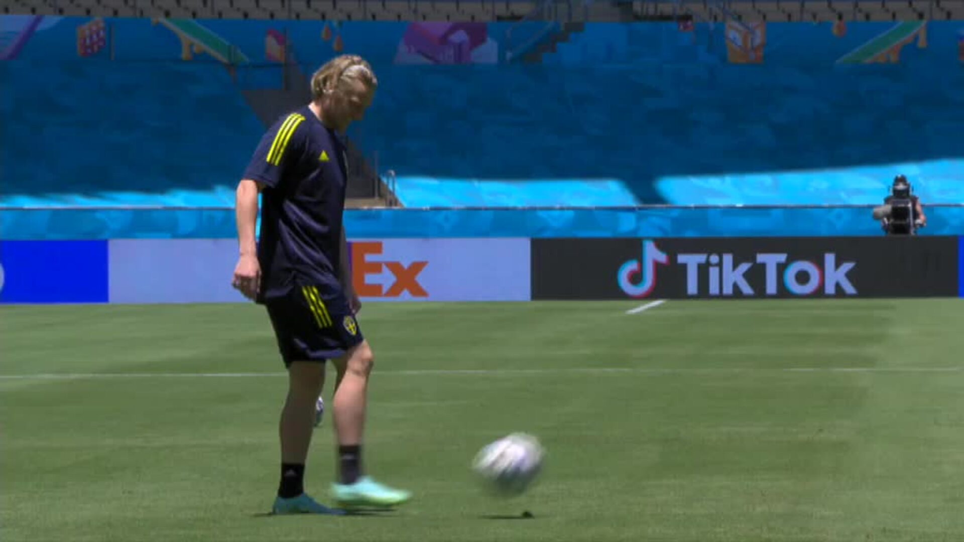 La selección sueca entrena en Sevilla y prepara el choque contra España