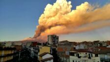 El volcán Etna entra en erupción y provoca una lluvia de piedras y cenizas