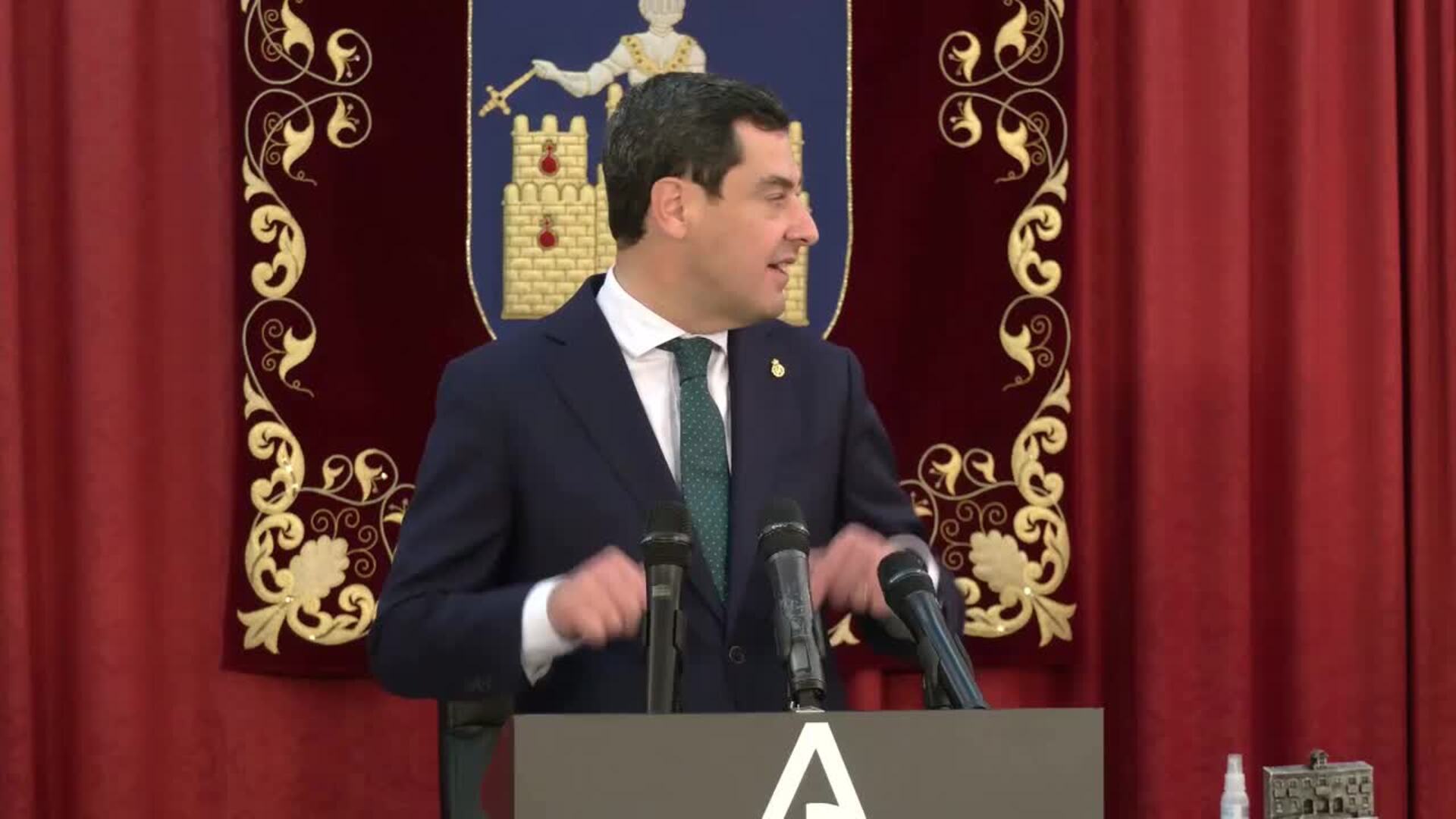 El presidente de la Junta visita la localidad de Villarrasa (Huelva)