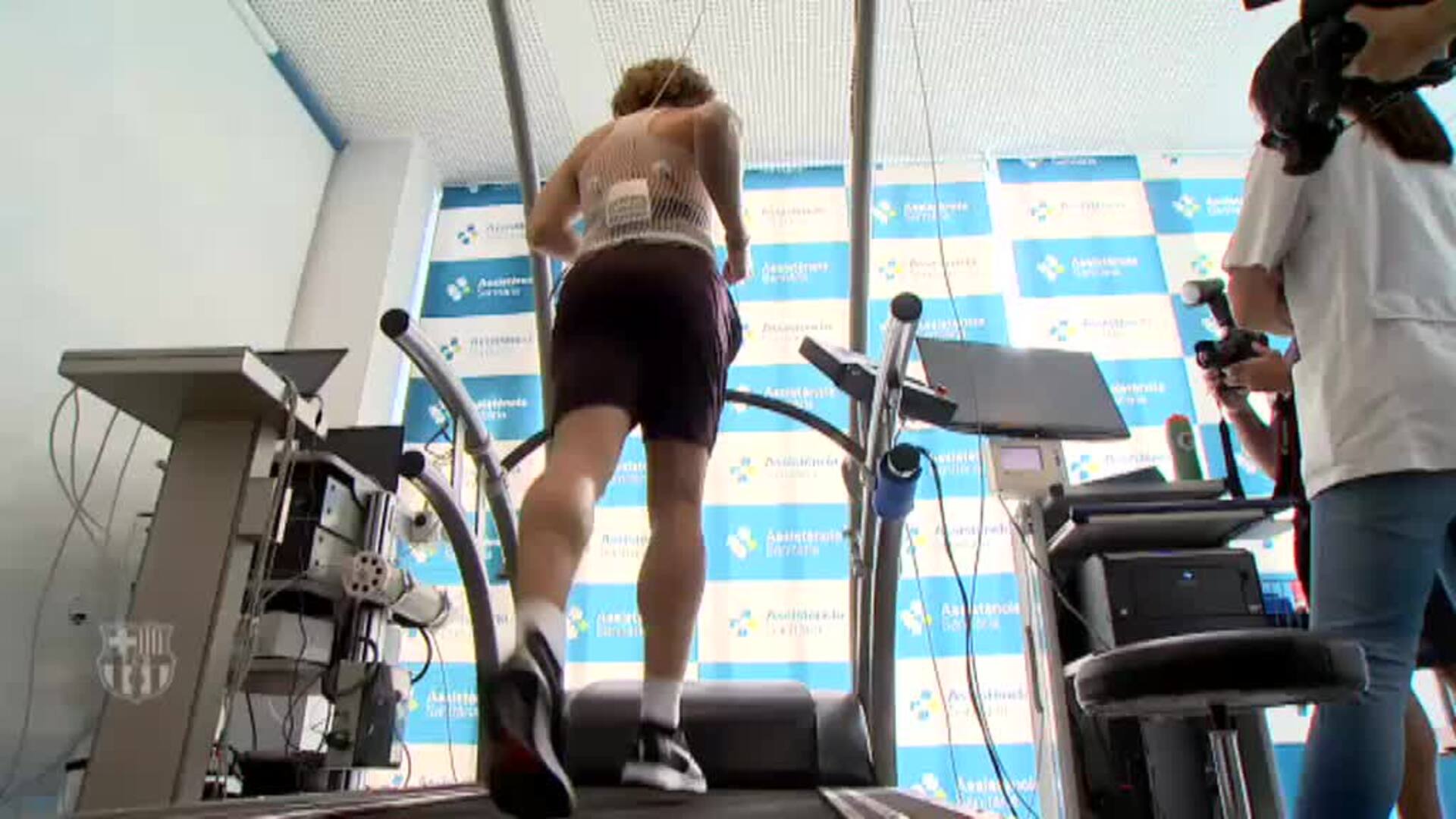 Griezmann se somete al reconocimiento médico en el Camp Nou