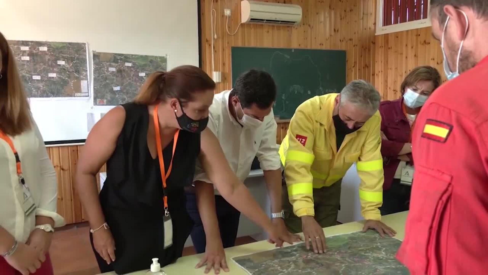 Moreno agradece la labor de todos los efectivos en el incendio de Almonaster la Real