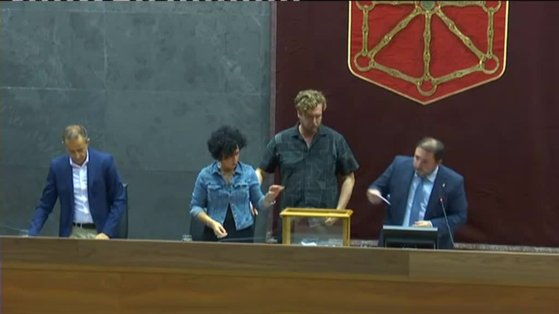 María Chivite se convierte en la presidenta del gobierno navarro