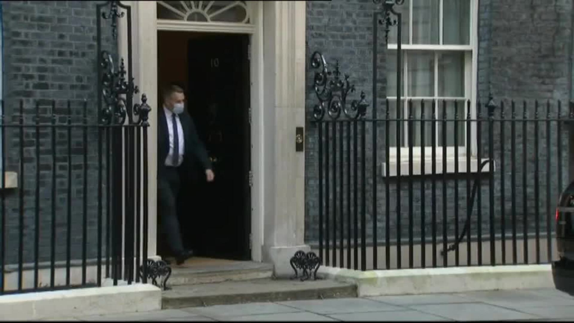 Boris Johnson, obligado a pedir perdón